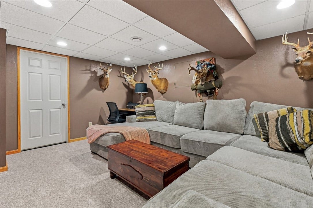 1011 Maryland Ave, Jeannette, PA 15644