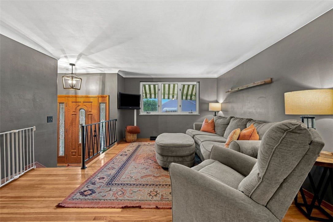 1011 Maryland Ave, Jeannette, PA 15644