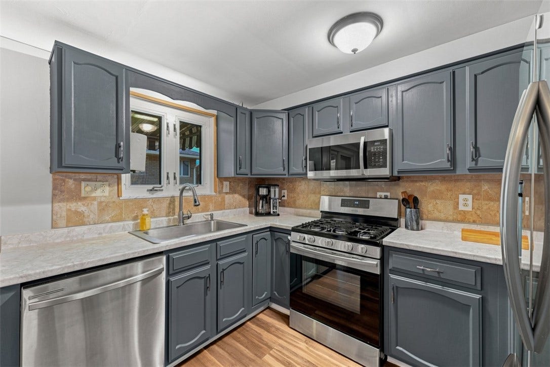 1011 Maryland Ave, Jeannette, PA 15644