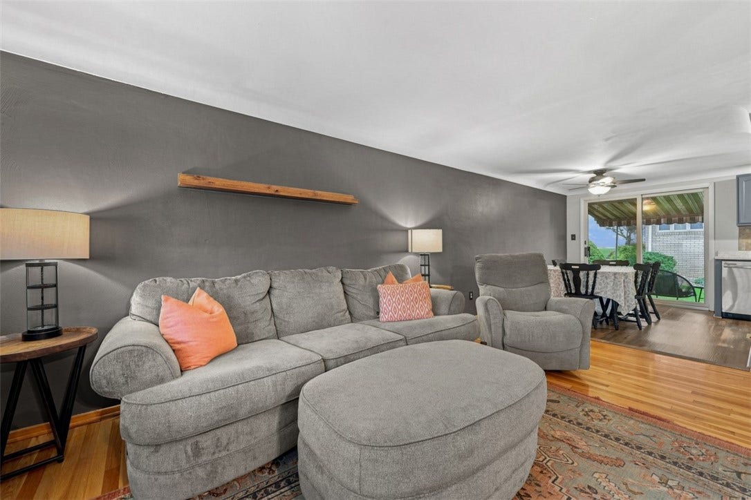 1011 Maryland Ave, Jeannette, PA 15644