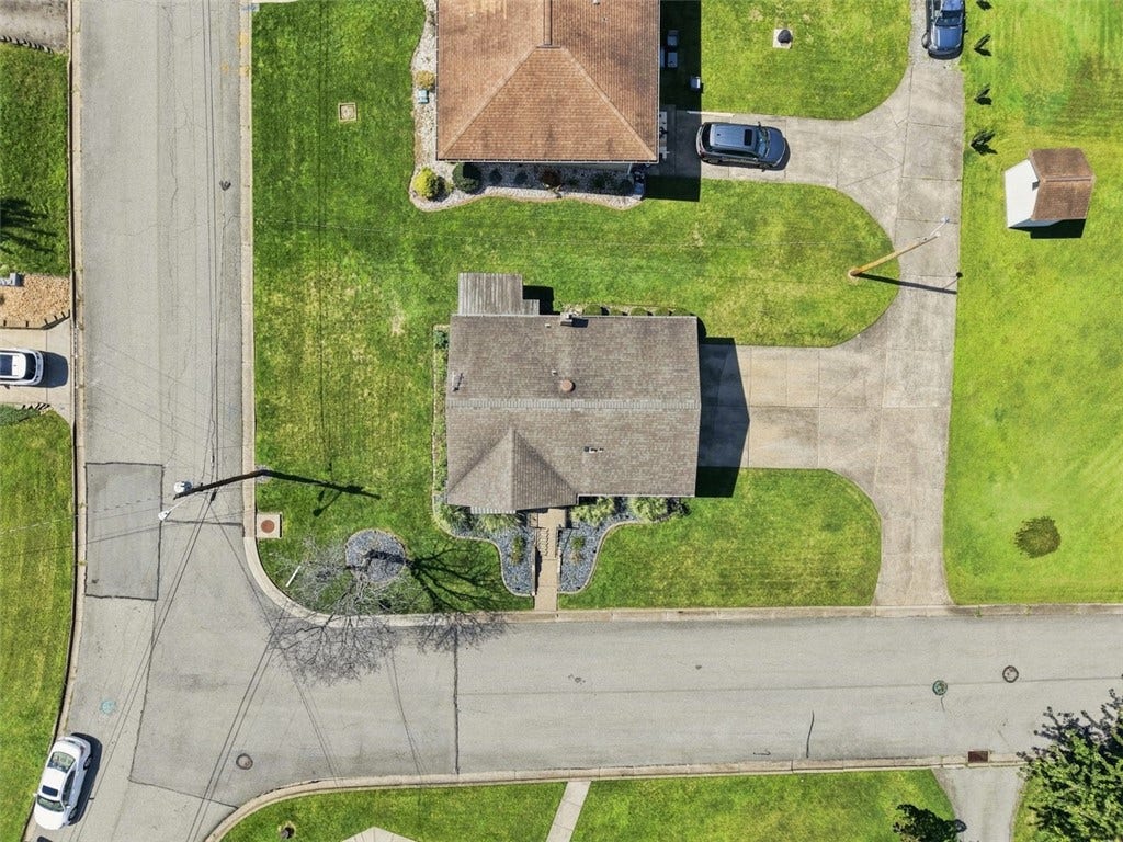 1011 Maryland Ave, Jeannette, PA 15644