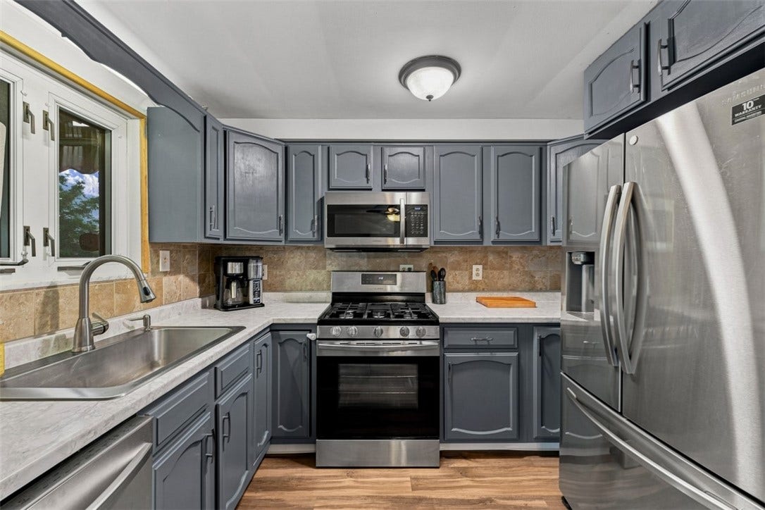 1011 Maryland Ave, Jeannette, PA 15644