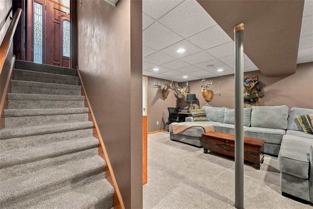1011 Maryland Ave, Jeannette, PA 15644