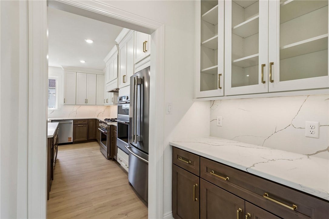 291 McMurray Rd, Pittsburgh, PA 15241 Butler Pantry