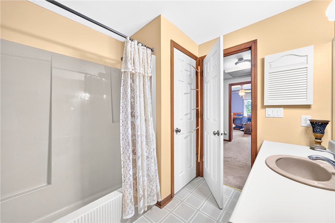 1502 Woodview Drive, Greensburg, PA 15601