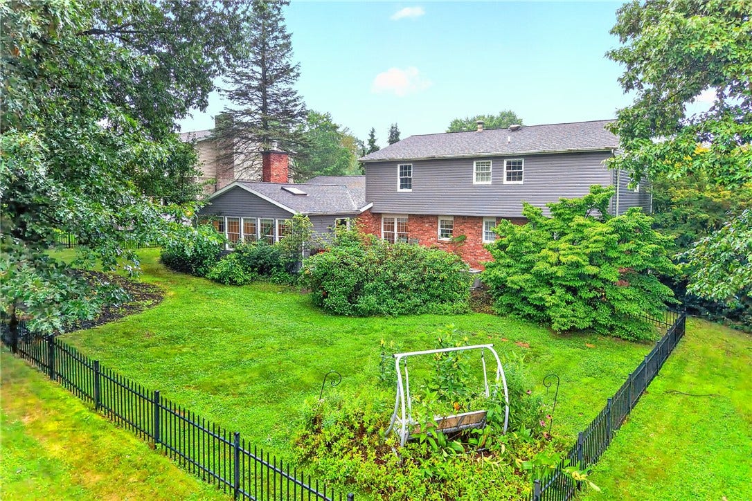 1502 Woodview Drive, Greensburg, PA 15601