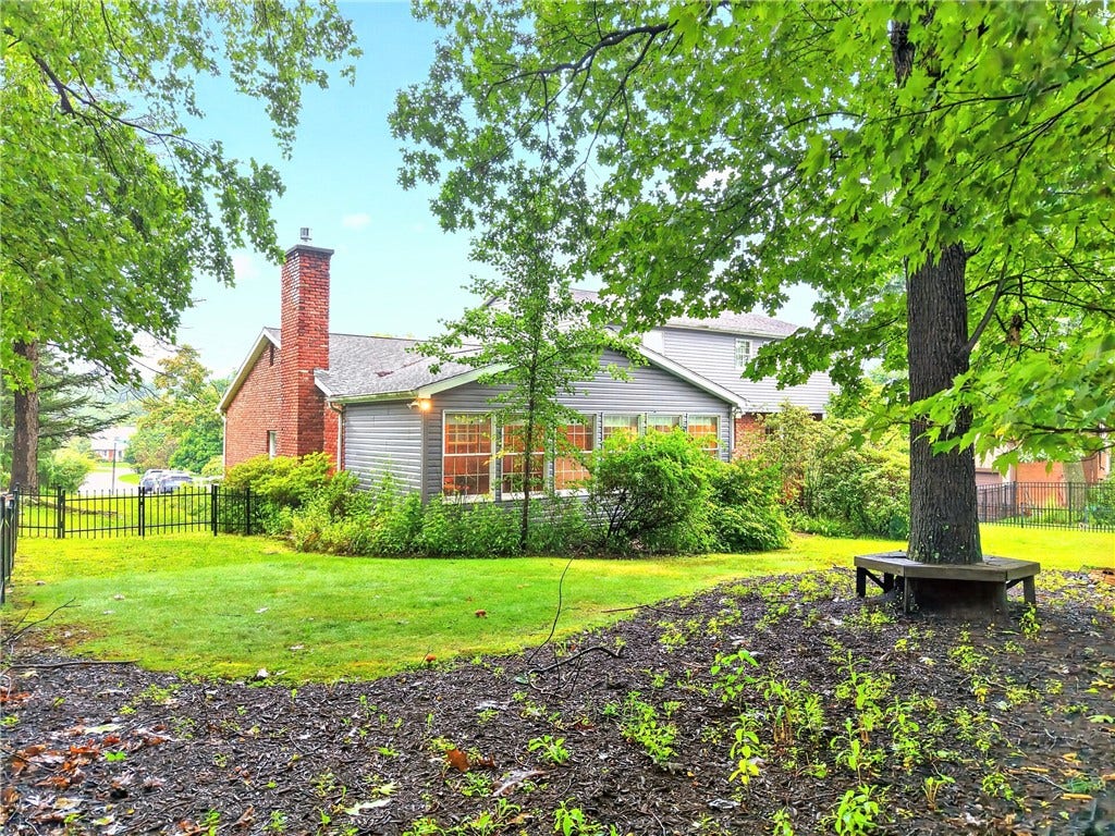 1502 Woodview Drive, Greensburg, PA 15601