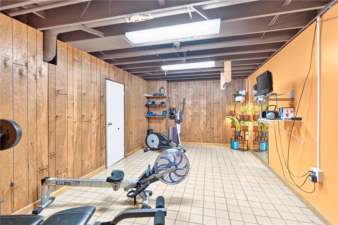 1502 Woodview Drive, Greensburg, PA 15601