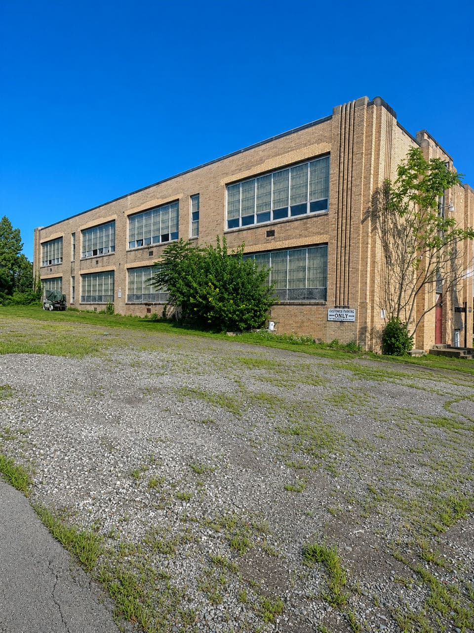 615 Gaskill Avenue, Jeannette, PA 15644