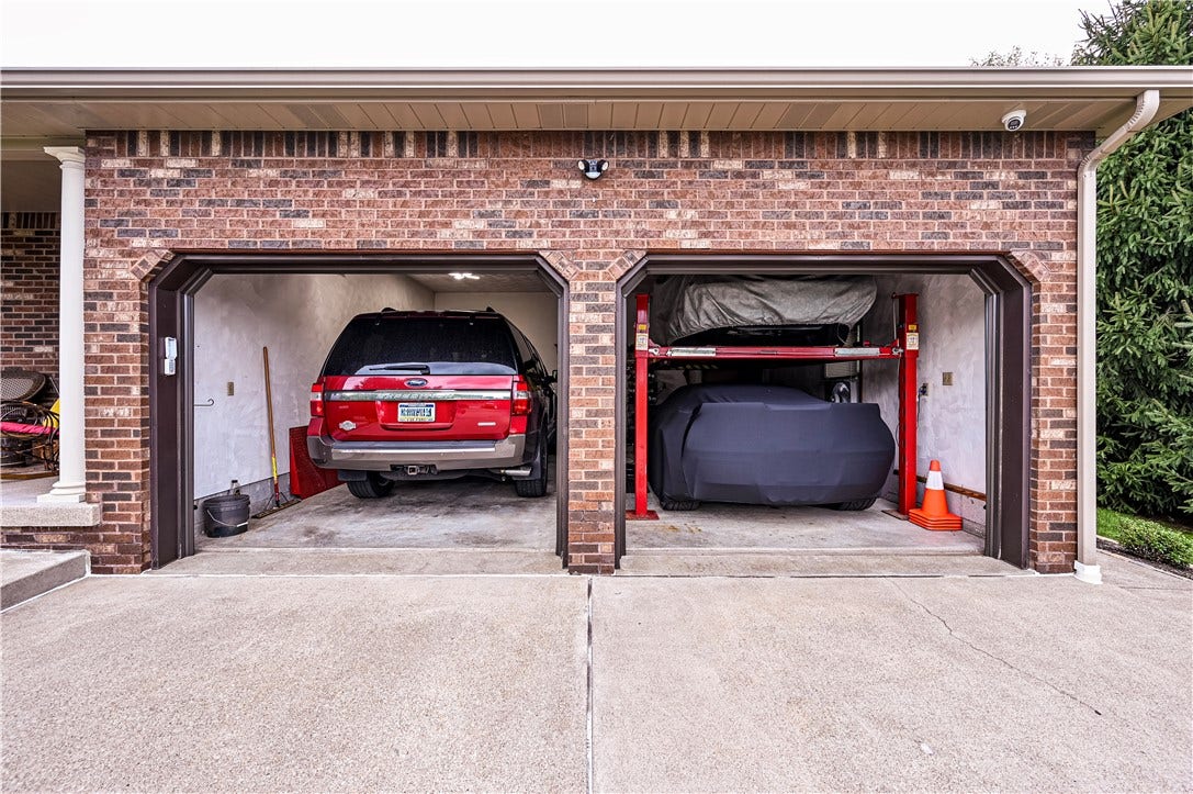 265 Iowa St, Greensburg, PA 15601