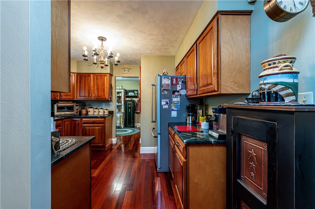 265 Iowa St, Greensburg, PA 15601