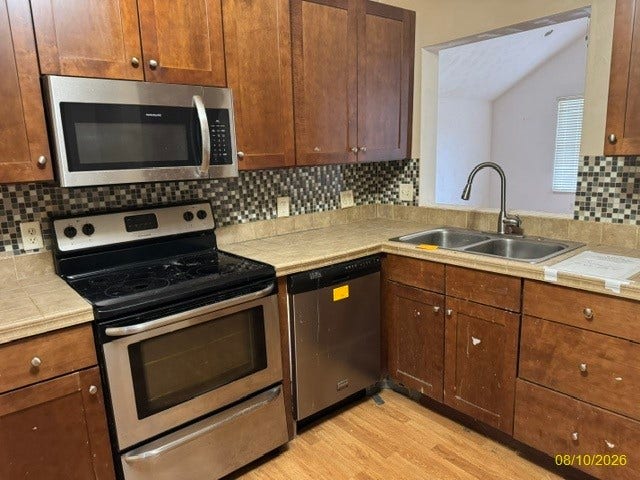 405 Eliza St, Connellsville, PA 15425