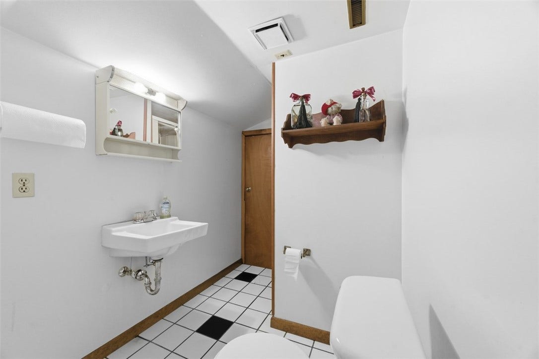775 W Chestnut St, Washington, PA 15301