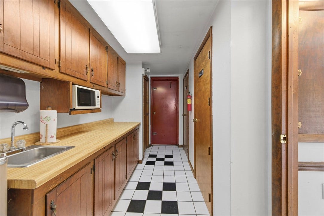 775 W Chestnut St, Washington, PA 15301