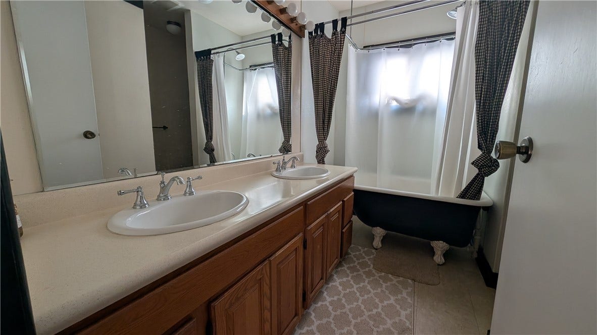 1219 Poplar St, Greensburg, PA 15601