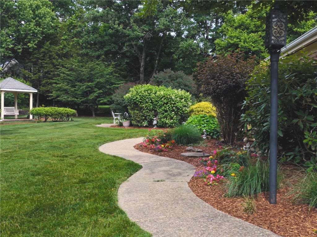 25 Pine Crest Drive, Indiana, PA 15701