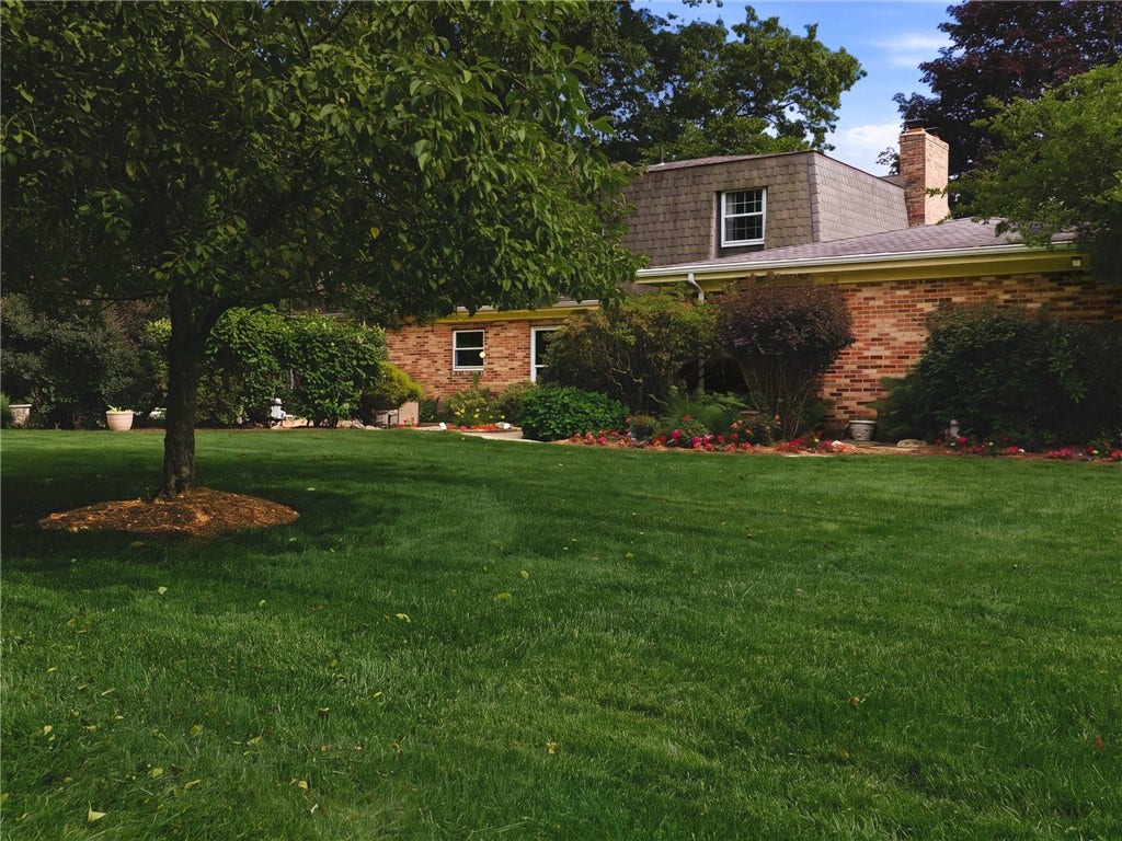 25 Pine Crest Drive, Indiana, PA 15701