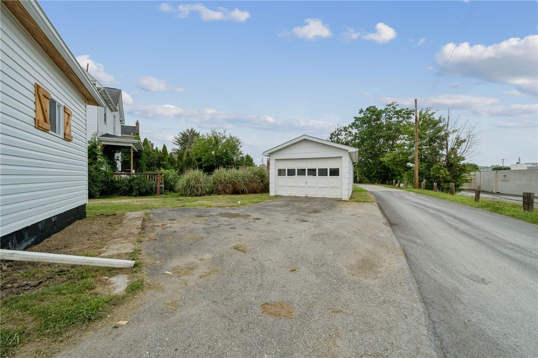 524 Brinker Ave, Latrobe, PA 15650