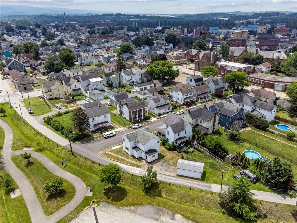 524 Brinker Ave, Latrobe, PA 15650 524 Brinker Ave, Latrobe, PA 15650