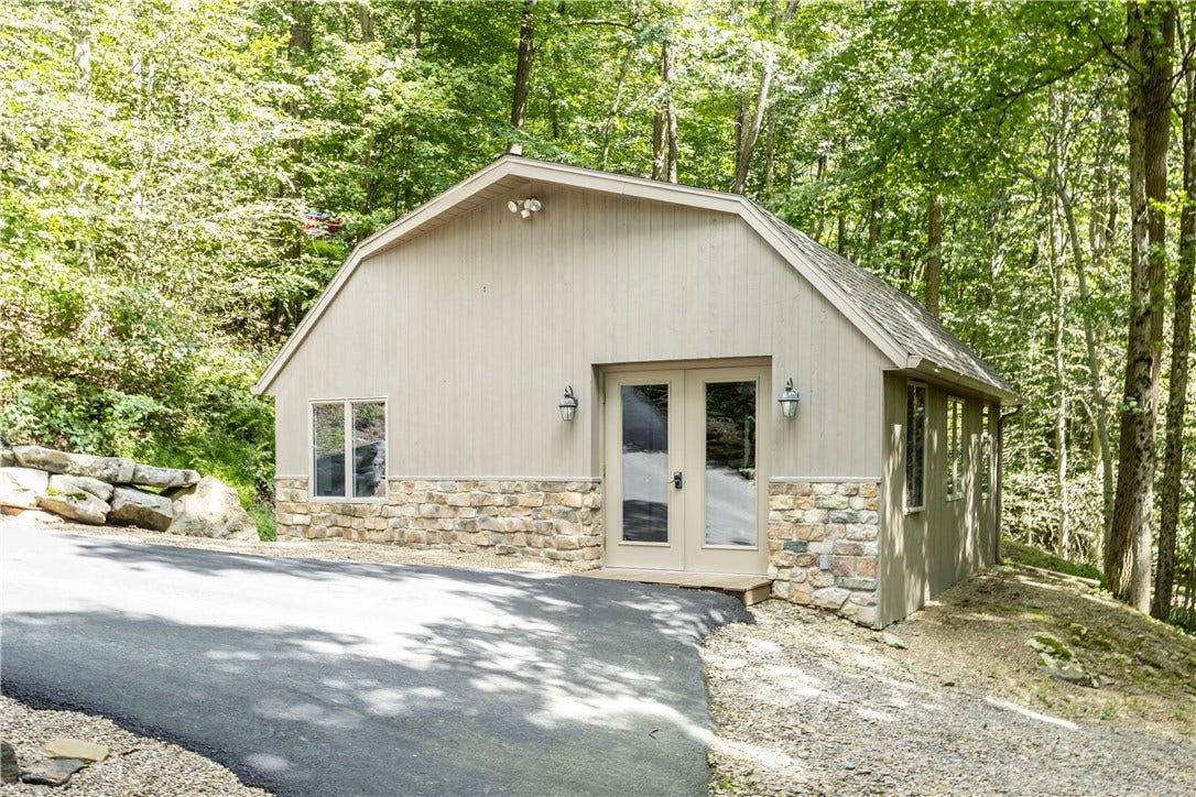 Spa/work out Studio Separate from Main house