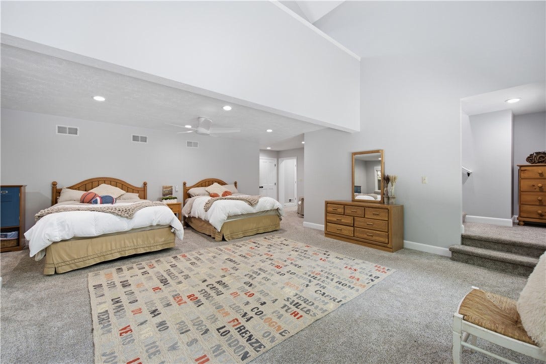 207 Youngstown Ridge Rd, Ligonier, PA 15658