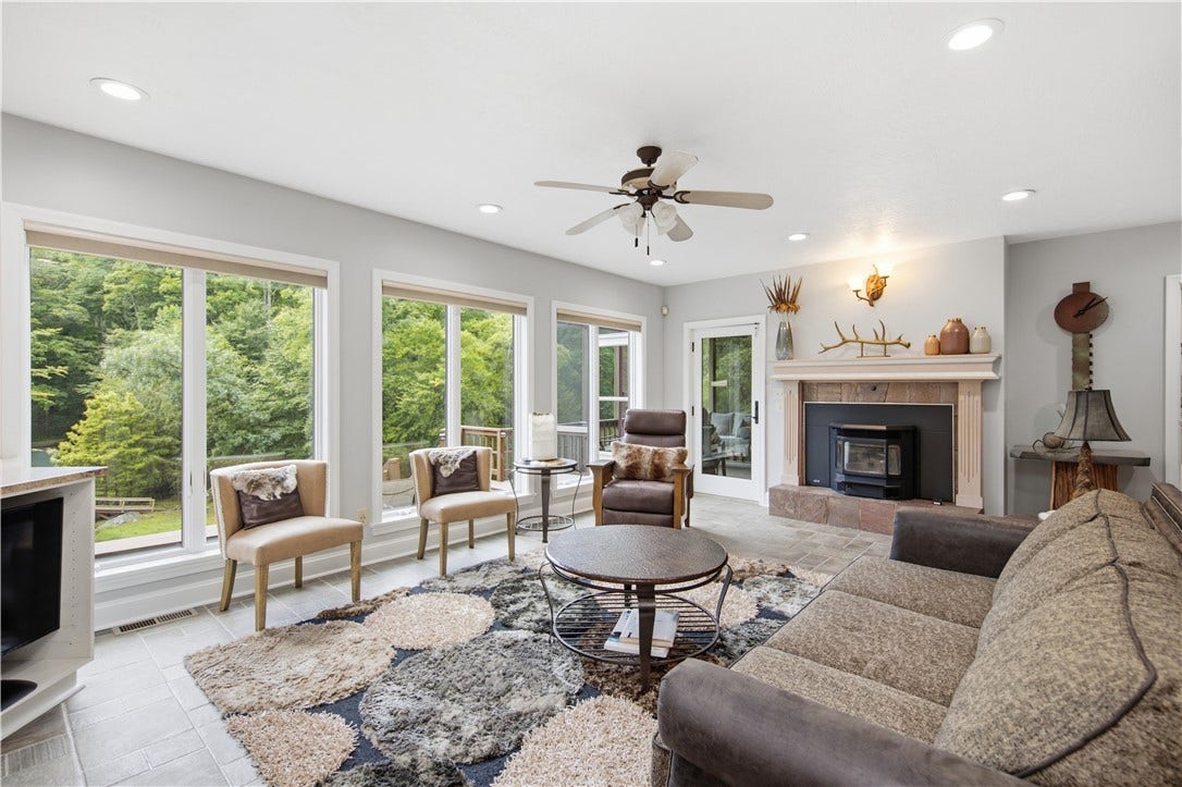 207 Youngstown Ridge Rd, Ligonier, PA 15658