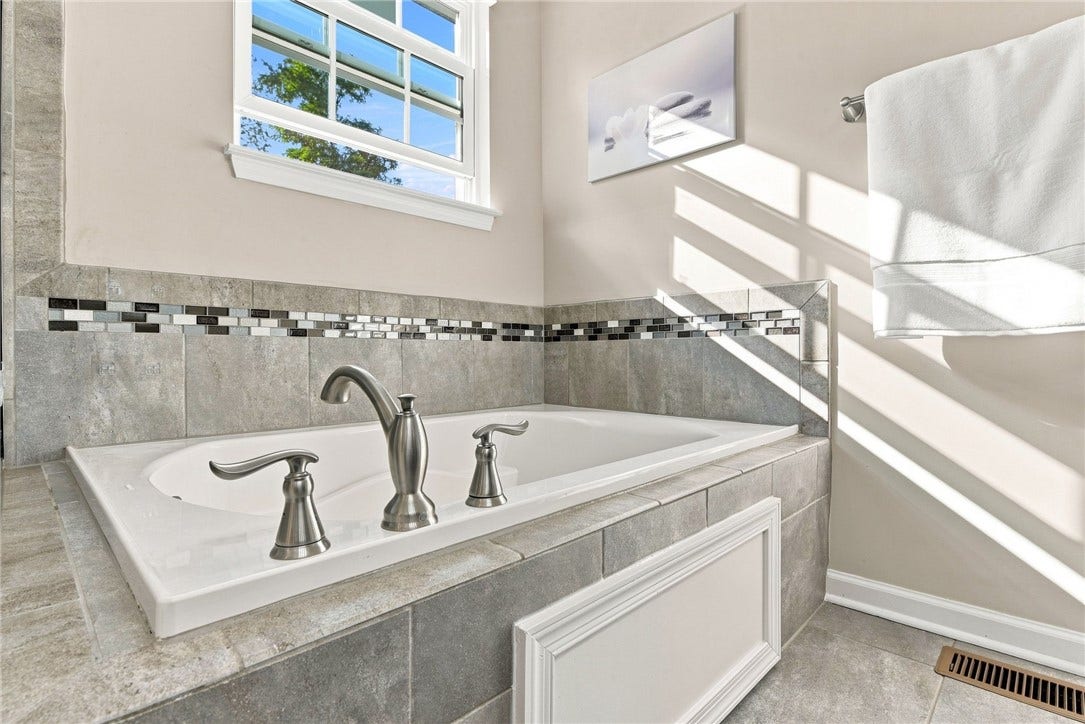 7773 Dominick Drive, North Huntingdon, PA 15642