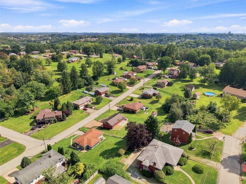 12640 Deborah Dr, North Huntingdon, PA 15642