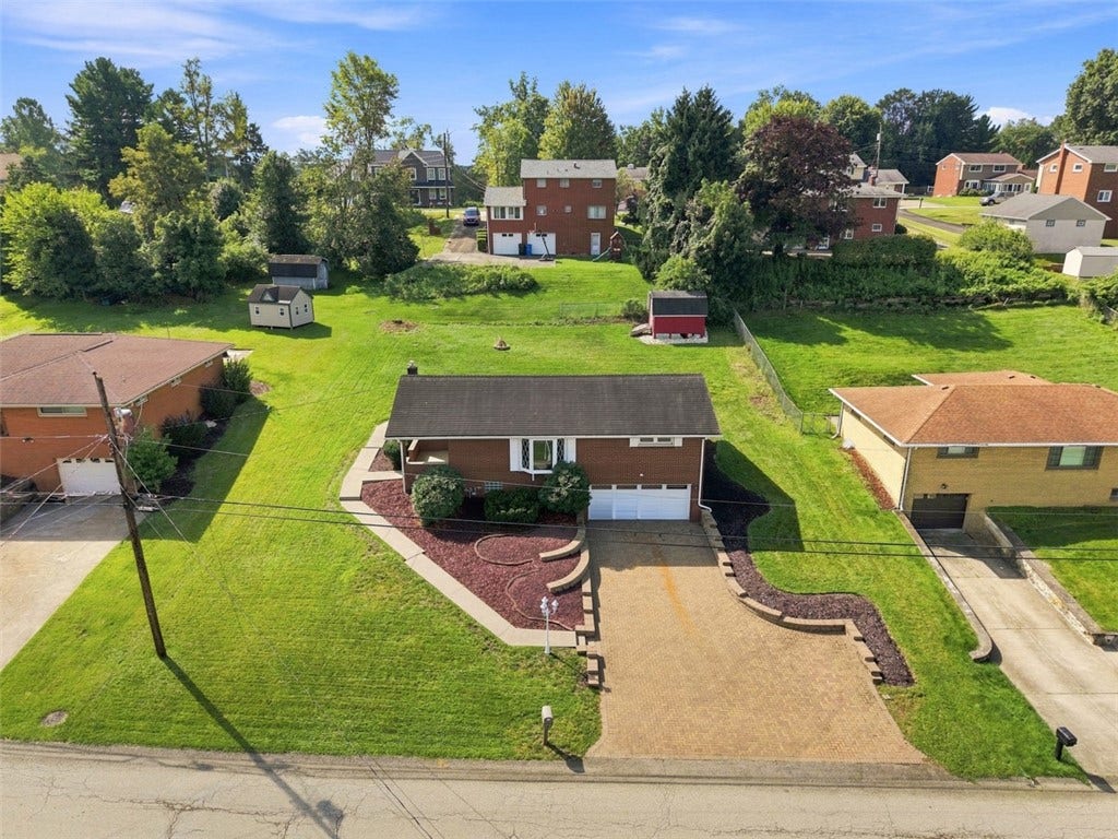 12640 Deborah Dr, North Huntingdon, PA 15642