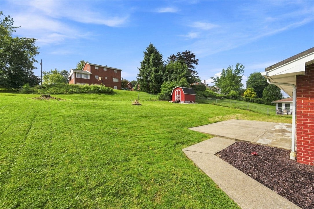 12640 Deborah Dr, North Huntingdon, PA 15642