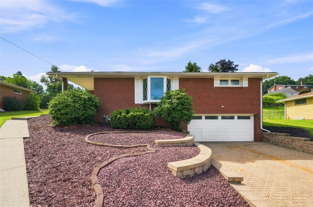 12640 Deborah Dr, North Huntingdon, PA 15642