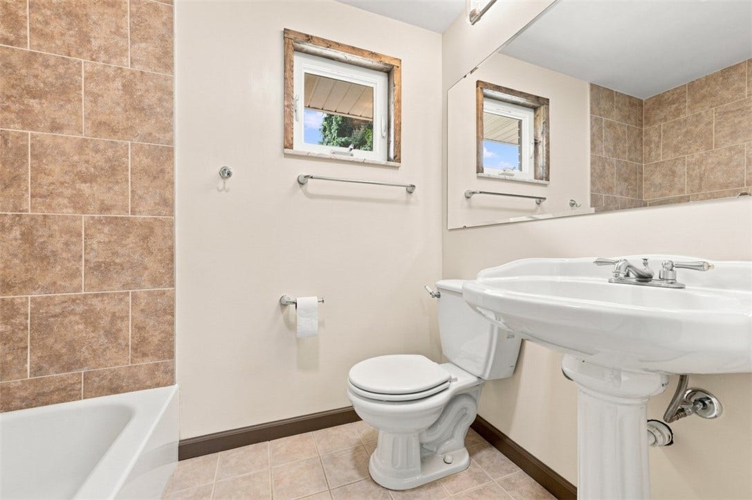 12640 Deborah Dr, North Huntingdon, PA 15642