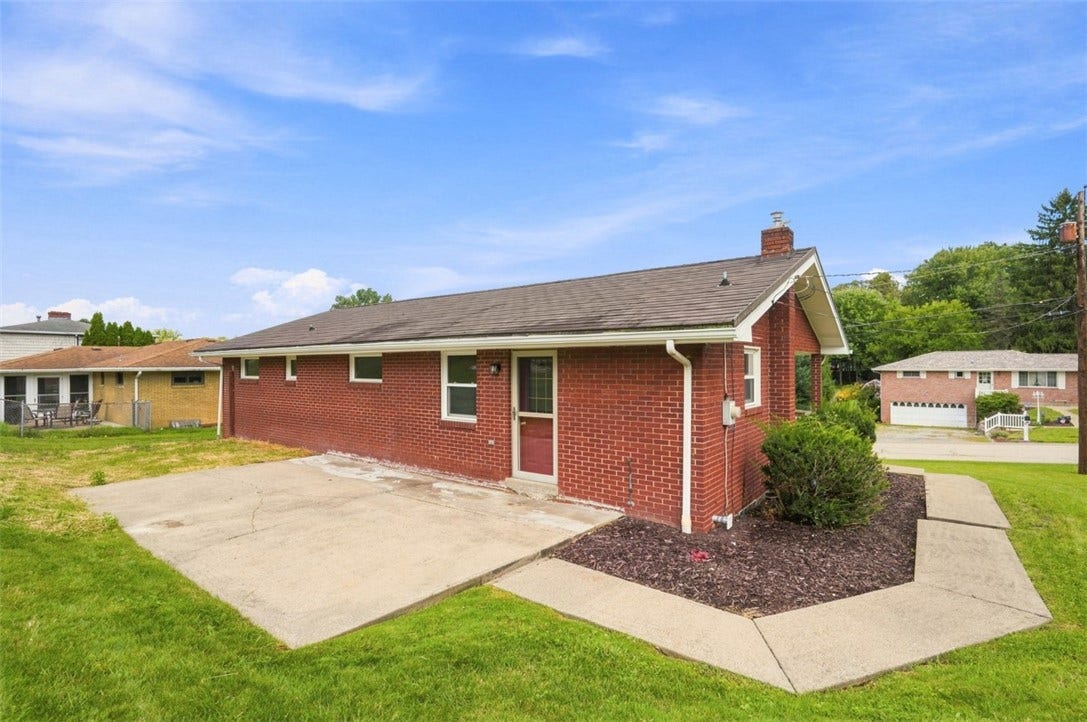 12640 Deborah Dr, North Huntingdon, PA 15642