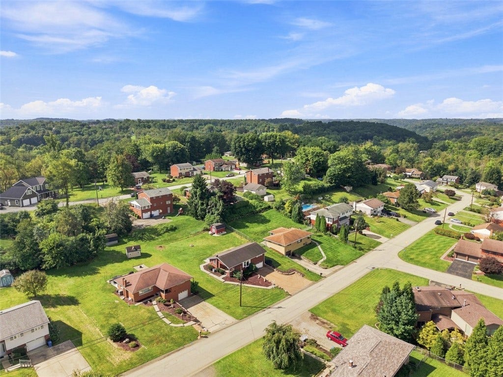 12640 Deborah Dr, North Huntingdon, PA 15642