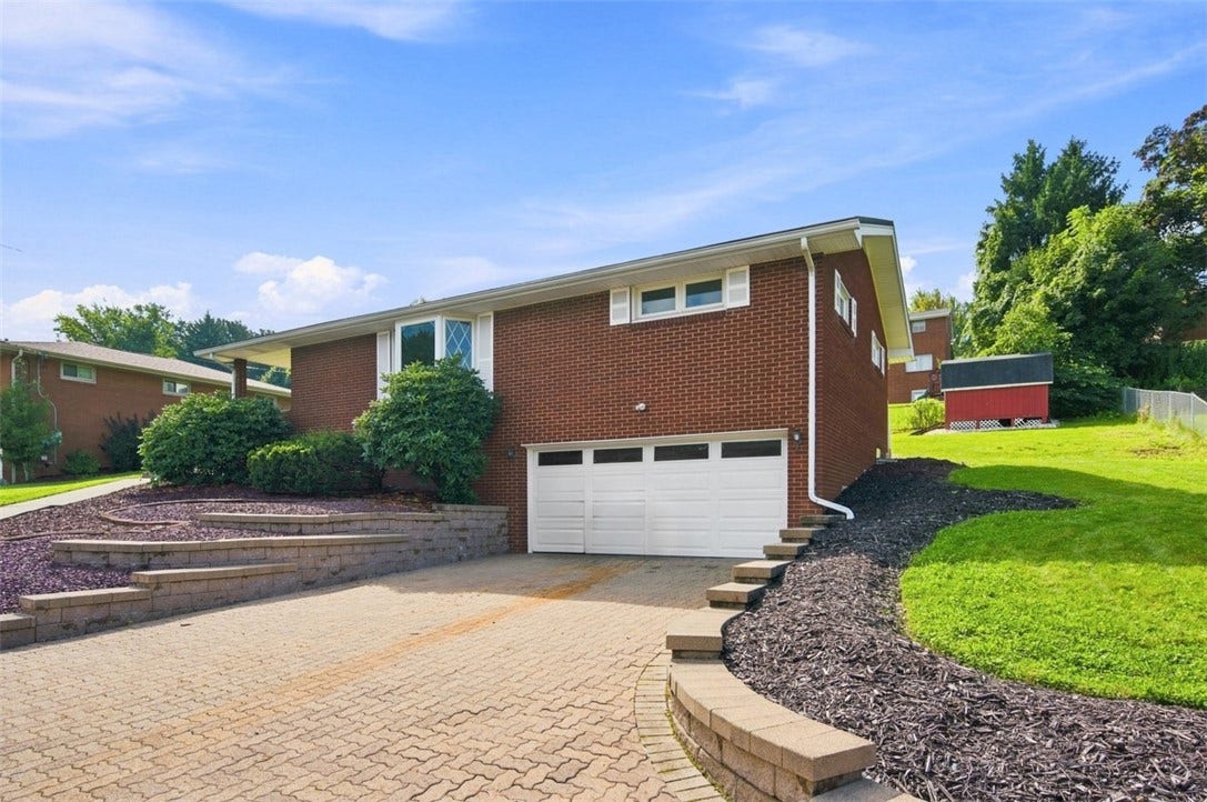 12640 Deborah Dr, North Huntingdon, PA 15642