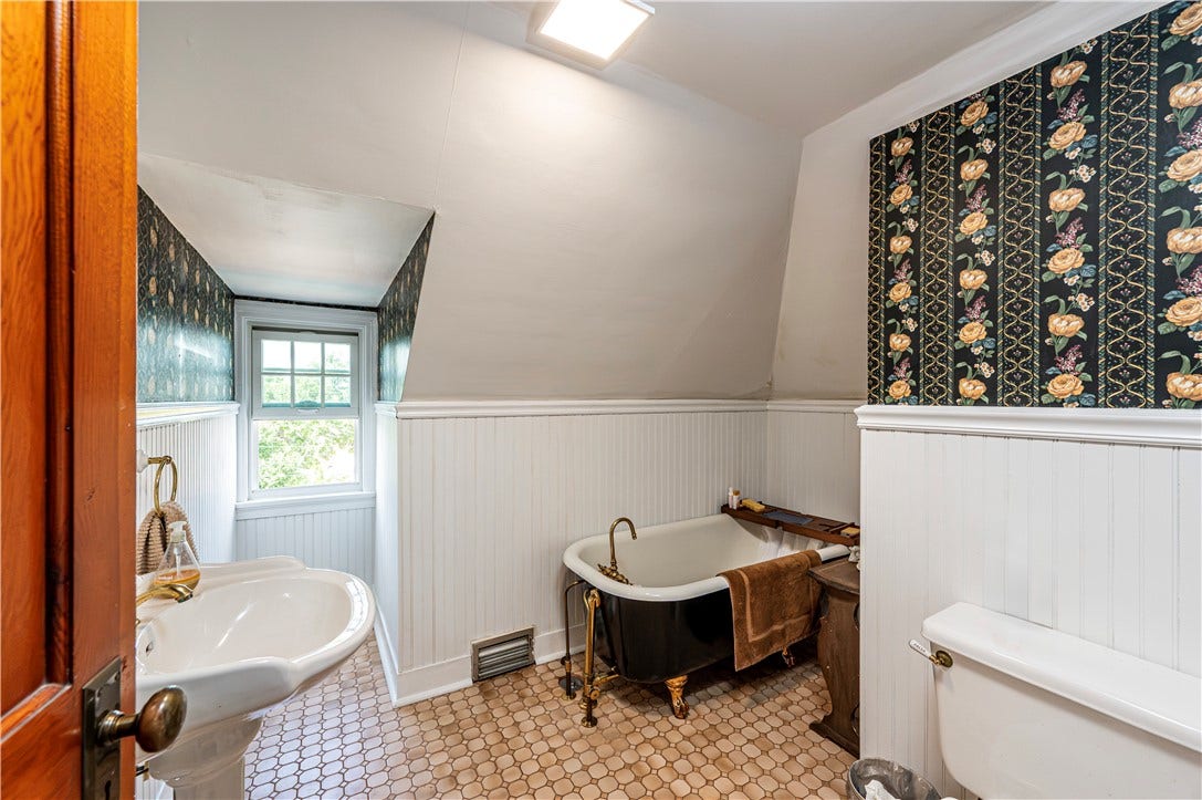 144 Westmoreland Ave, Greensburg, PA 15601