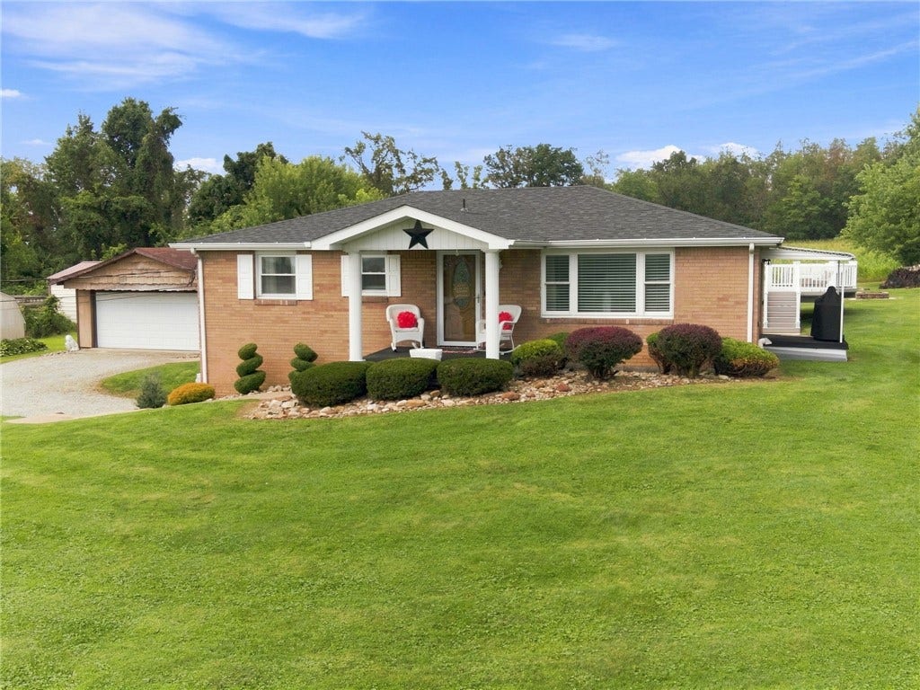 209 Thornwood Ave, Scottdale, PA 15683