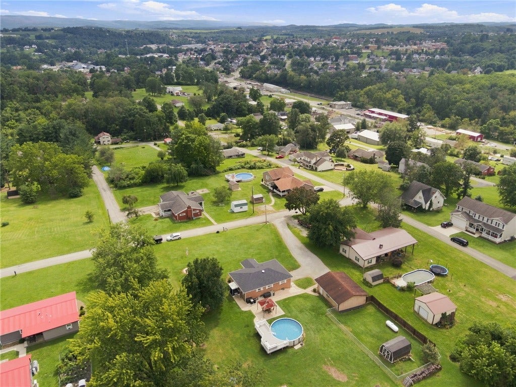 209 Thornwood Ave, Scottdale, PA 15683