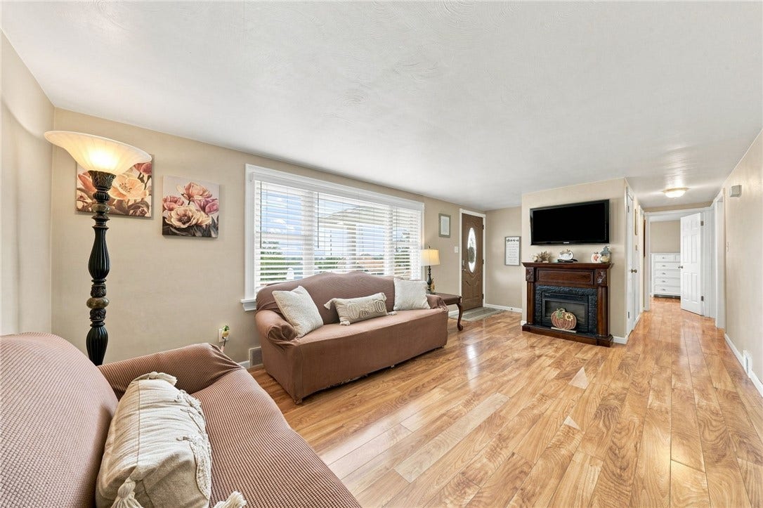 209 Thornwood Ave, Scottdale, PA 15683