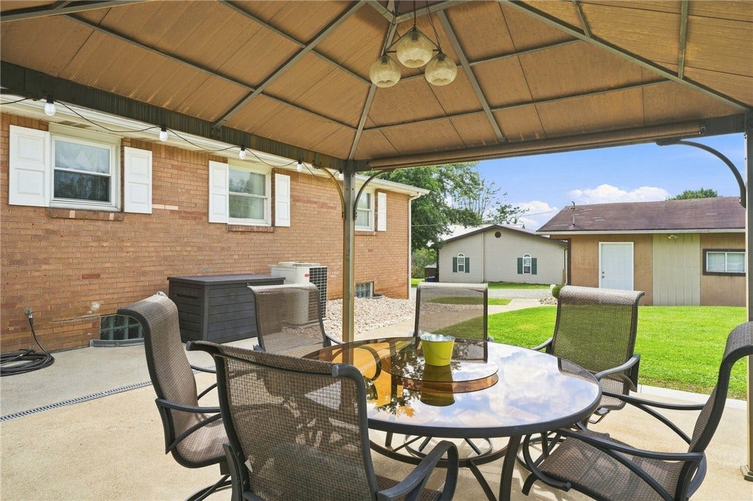 209 Thornwood Ave, Scottdale, PA 15683