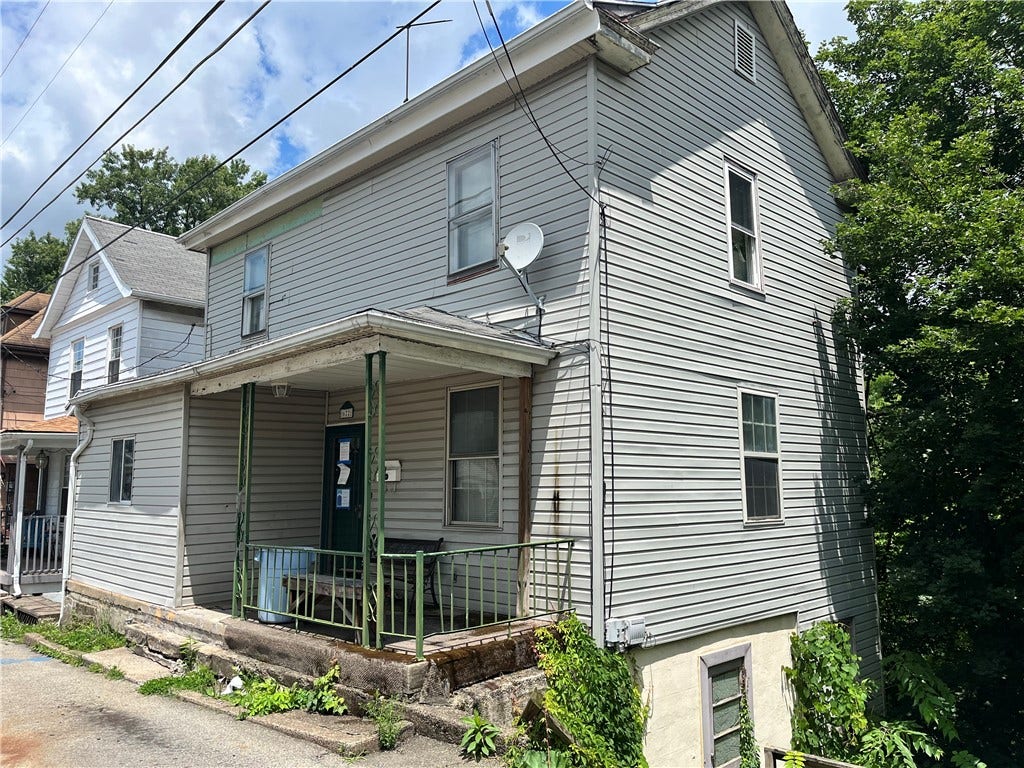 622 Trump Ave, Connellsville, PA 15425