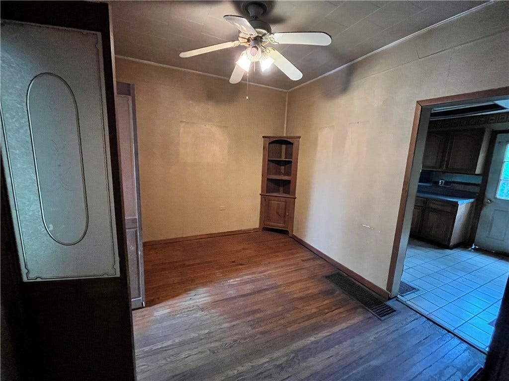 622 Trump Ave, Connellsville, PA 15425