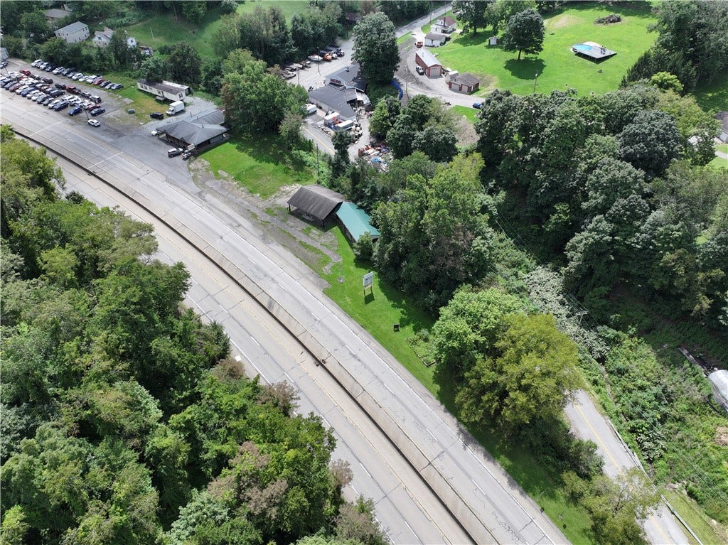 7300 Hutchinson, Elizabeth, PA 15037