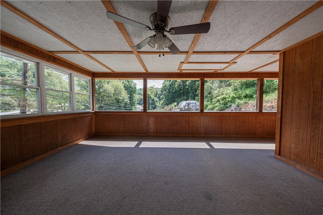 7300 Hutchinson, Elizabeth, PA 15037