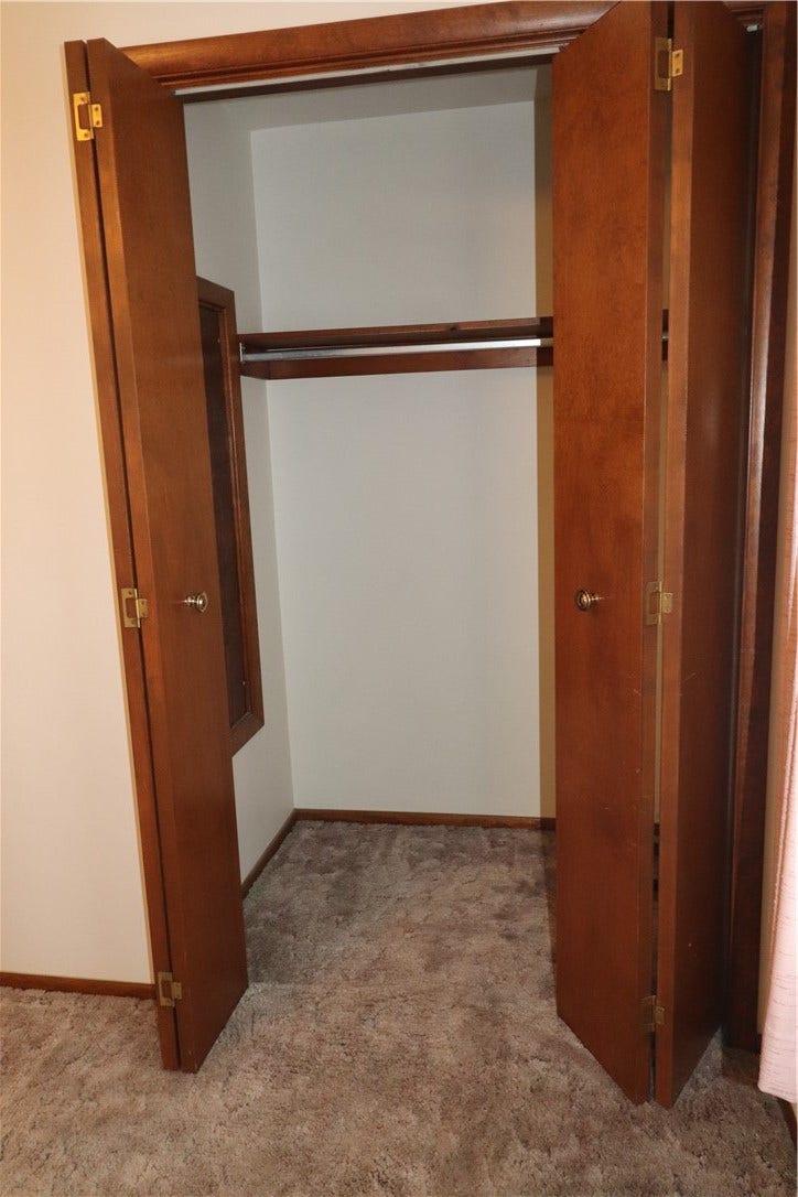 5720 Clark Ave, Bethel Park, PA 15102