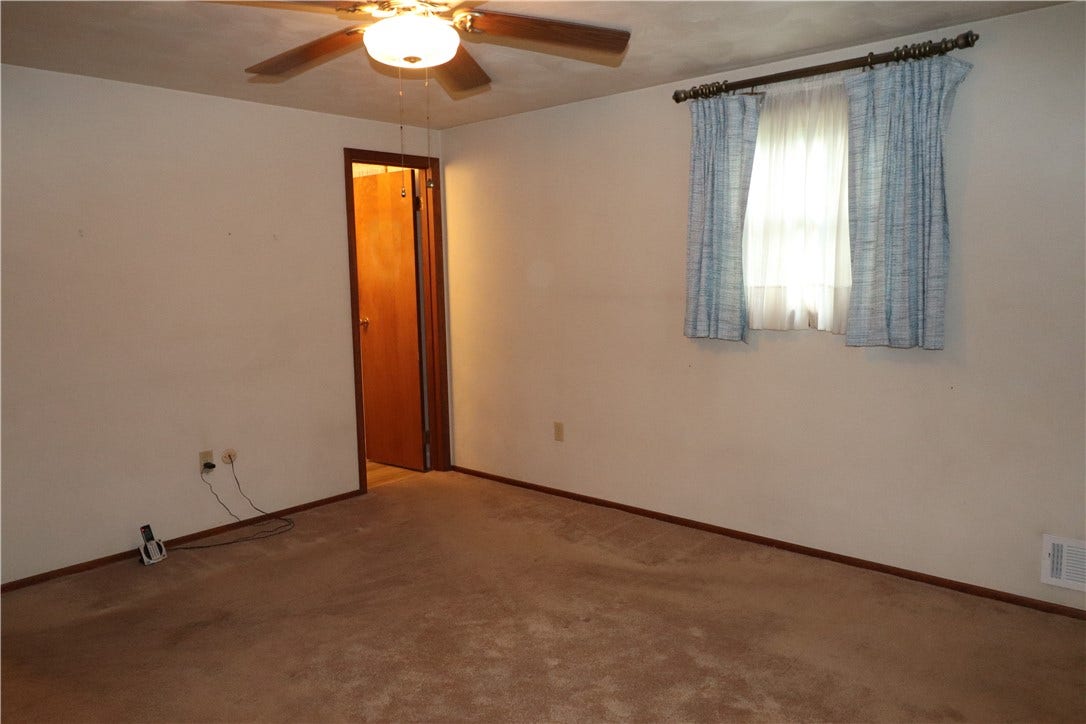 5720 Clark Ave, Bethel Park, PA 15102