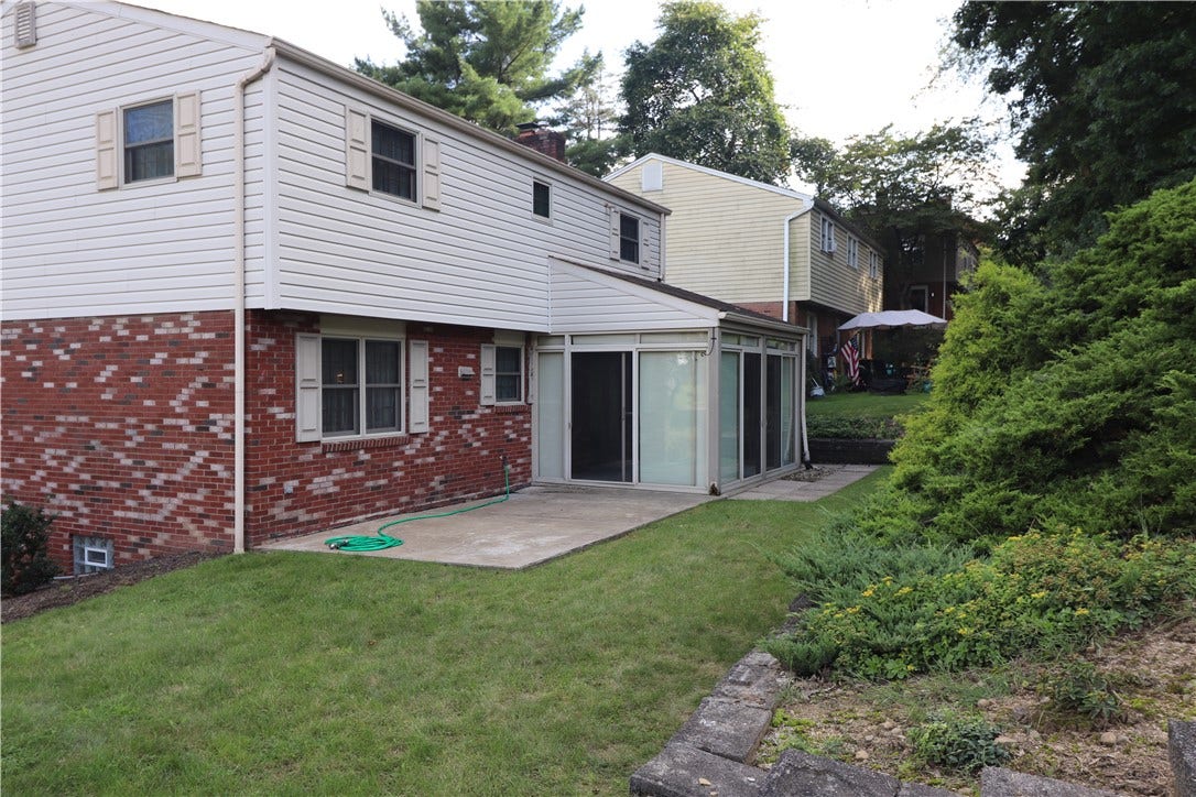 5720 Clark Ave, Bethel Park, PA 15102