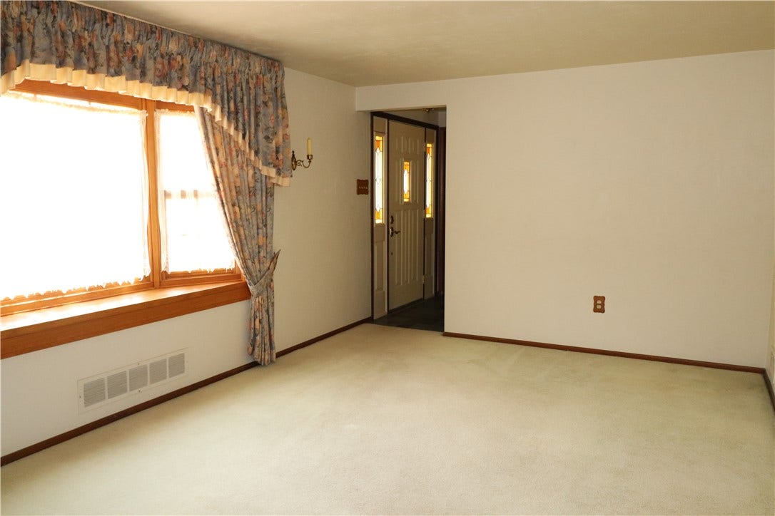 5720 Clark Ave, Bethel Park, PA 15102