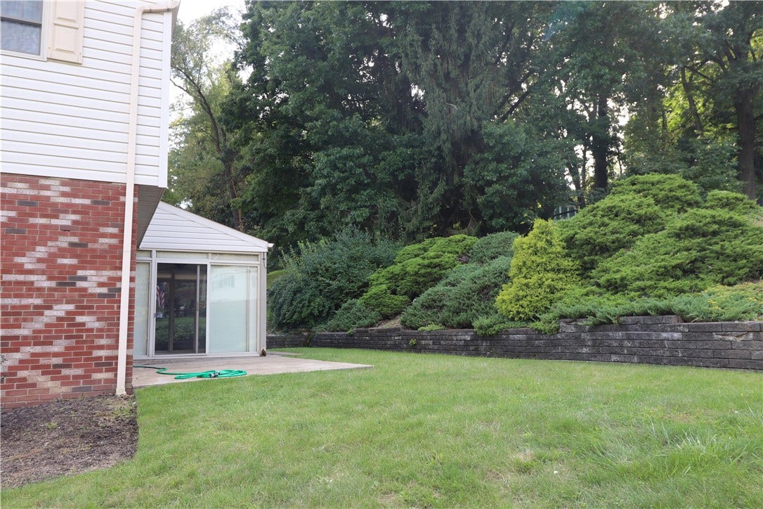5720 Clark Ave, Bethel Park, PA 15102