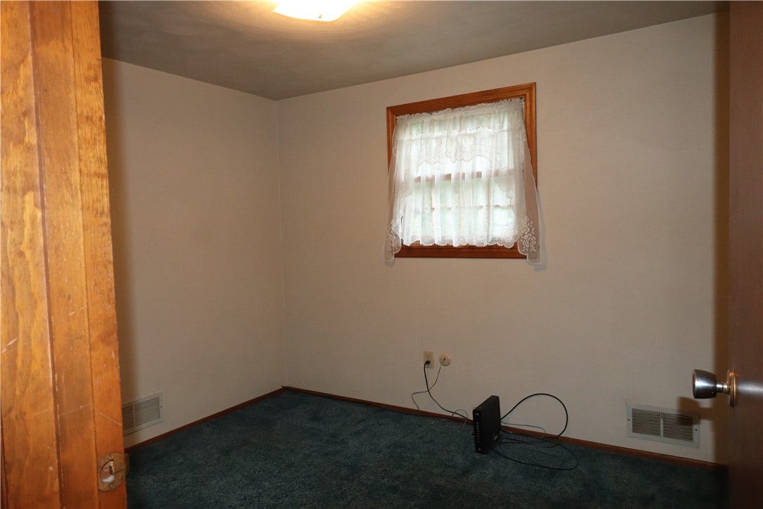 5720 Clark Ave, Bethel Park, PA 15102